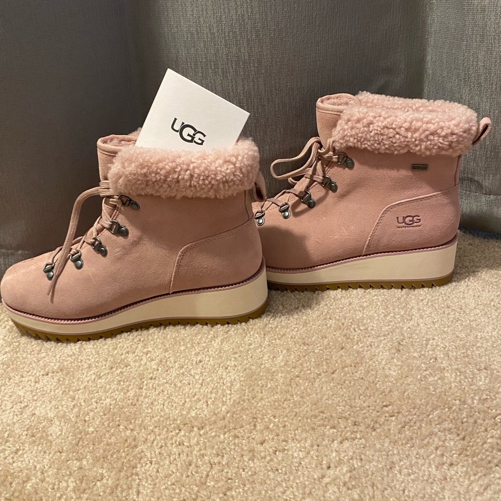 Ugg boots - Picture 2 of 4